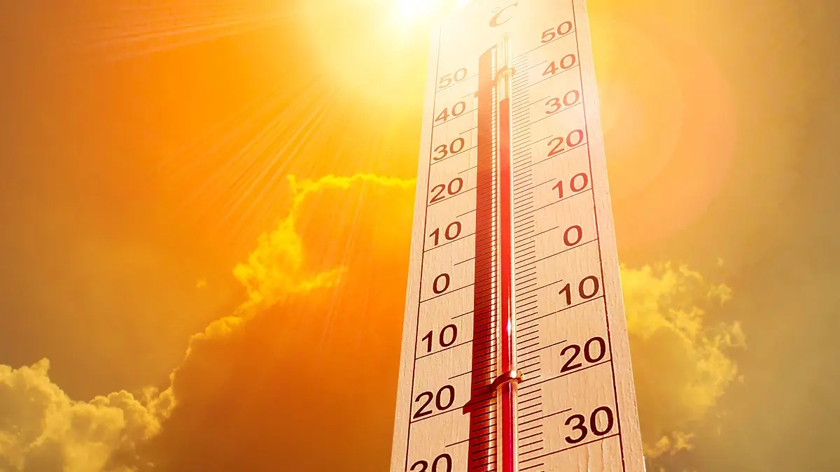 Ein Thermometer in der heißen Sonne.