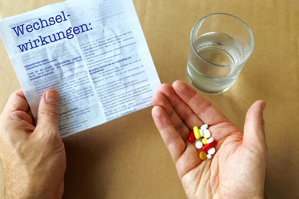 Beipackzettel des Medikamentes: Wechselwirkungen