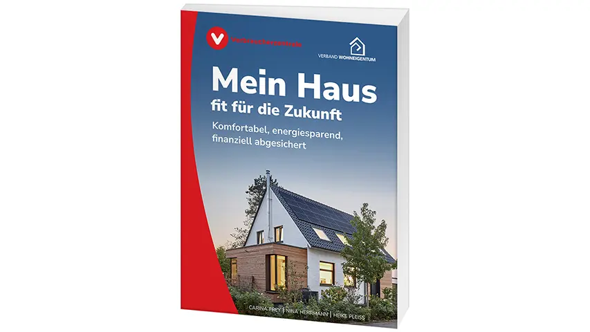 Saniertes Haus im Abendlicht
