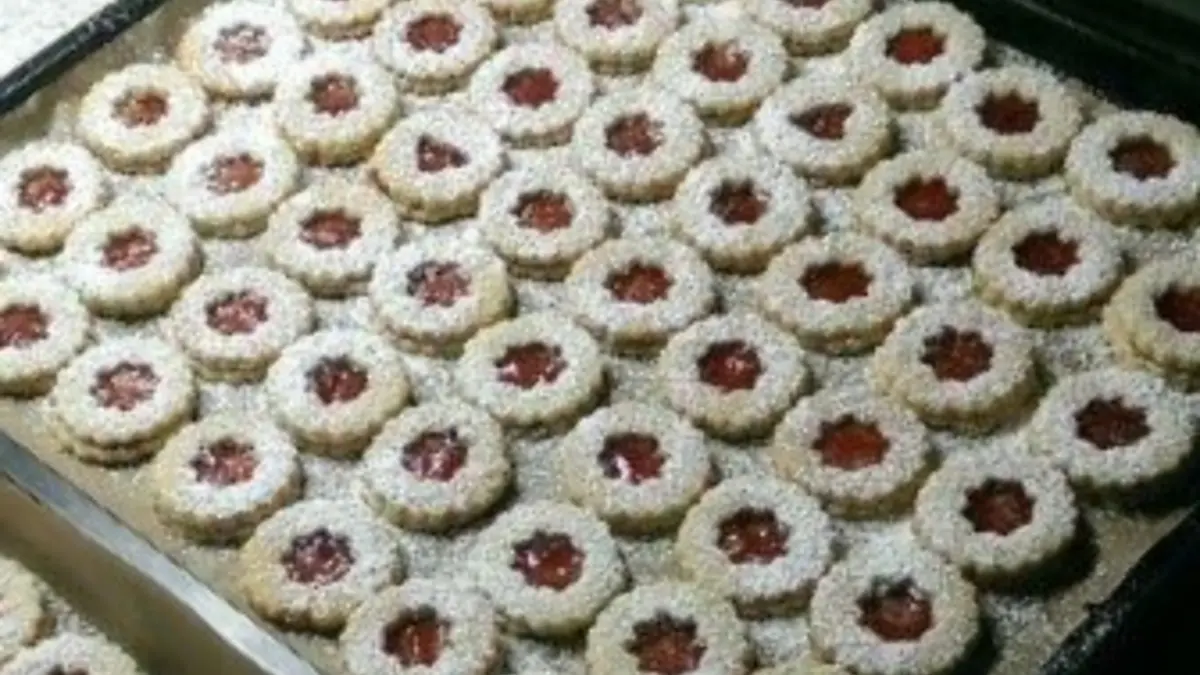 Plätzchen auf dem Backblech