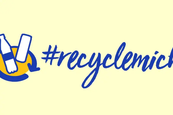 Illustration von Pastikbehältern mit Schriftzug "#recyclemich"