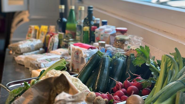 Gemüse und verschiedene Lebensmittel