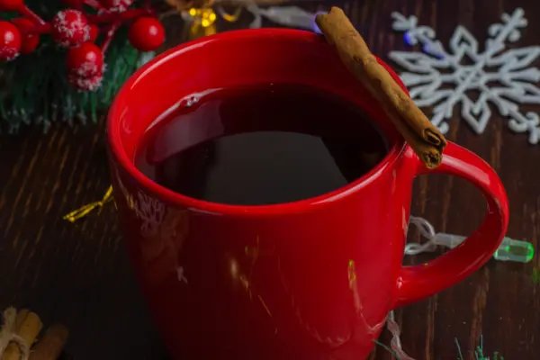 beliebtes wintergetränk glühwein