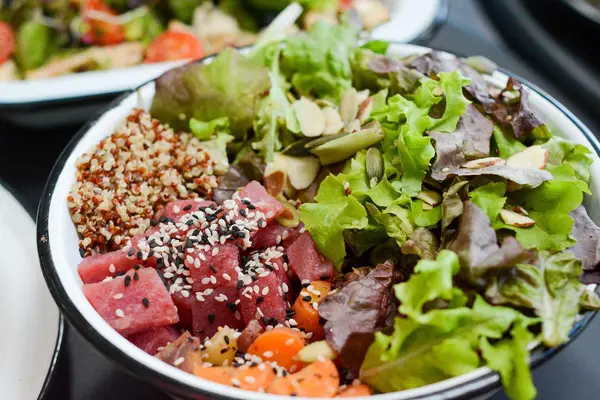 Quinoa Bowl Salat