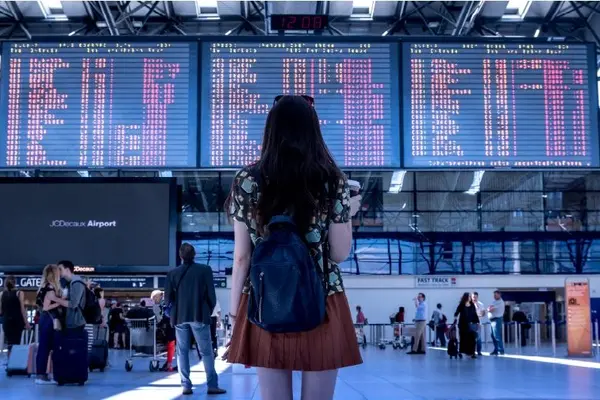 Ankunftstafel Flughafen