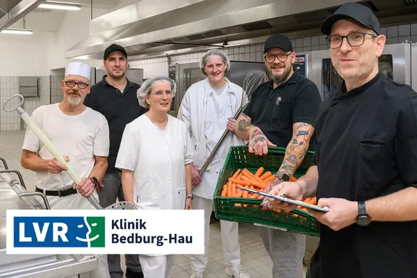 Gruppenfoto des Küchenteams der Kantine der LVR-Klinik Bedburg-Hau