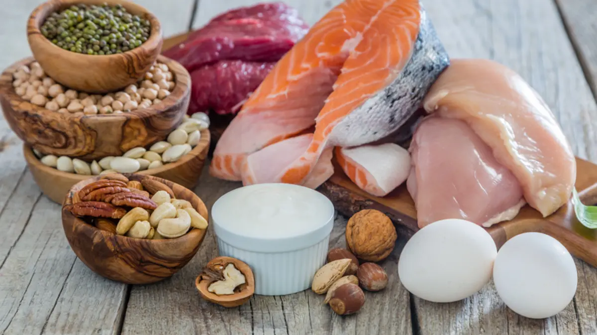 eiweissreiche Lebensmittel - Fisch, Fleisch, Eier, Nüsse