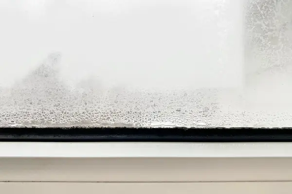 Fenster beschlagen durch Feuchtigkeit 