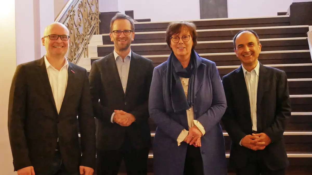 Verbraucherschutzministerin Sütterlin-Waack mit vzbv-Vorstand Klaus Müller, vzsh-Vorstand Stefan Bock und Raju Sharma, Abteilungsleiter im Verbraucherschutzministerium