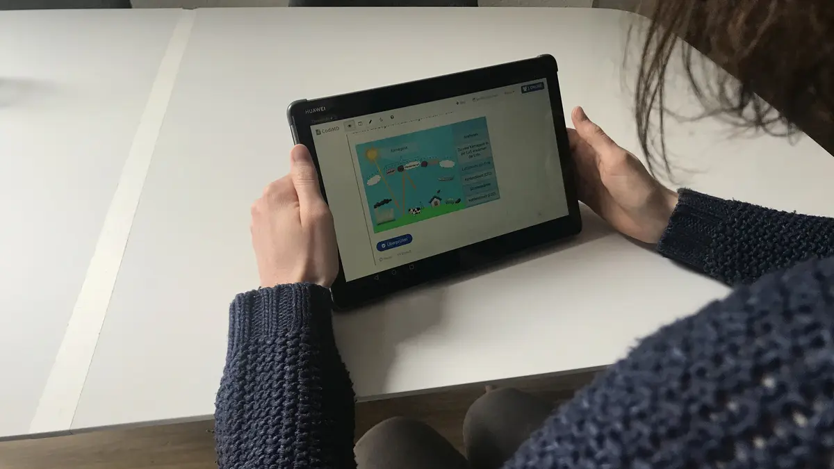 e-Detektive Tablet Schülerin