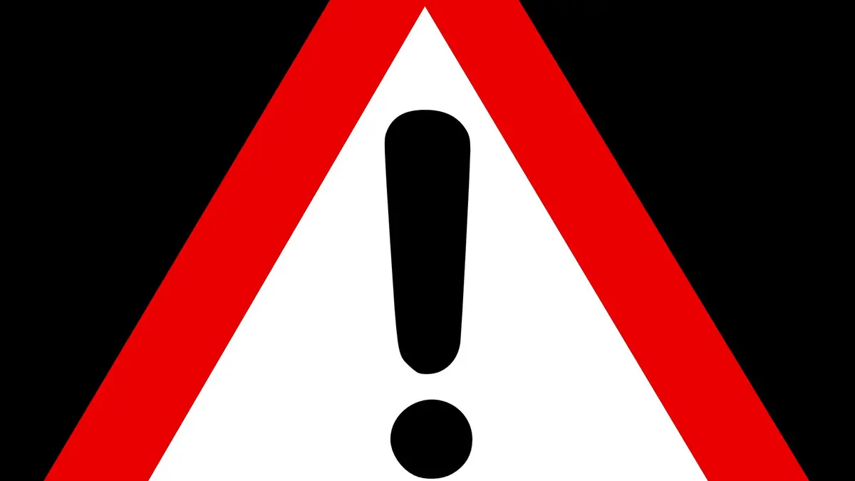 Warnschild mit Ausrufezeichen