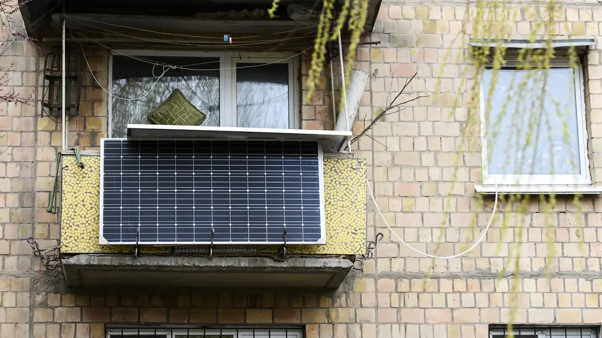 Solaranlage an einem Balkon