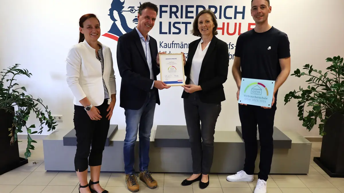 Verbraucherschule Silber Urkundenübergabe Saarbrücken