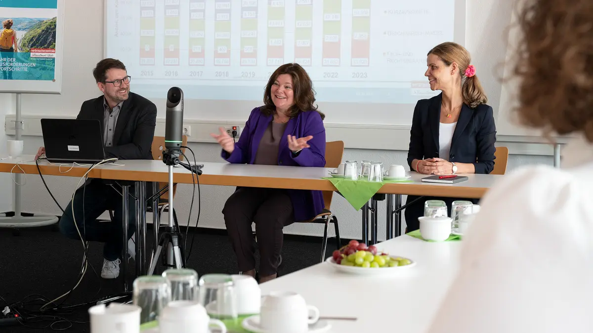 Max Heitkämper, Simone Feiler und Heike Troue im Gespräch