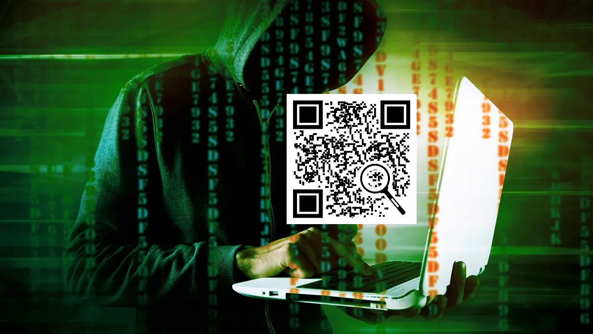 Unbekannte Person mit Laptop in der Hand und üebr der Tastatur schwebt ein QR-Code. Der Hintergrund ist dunkelgrün mit Codereihen..