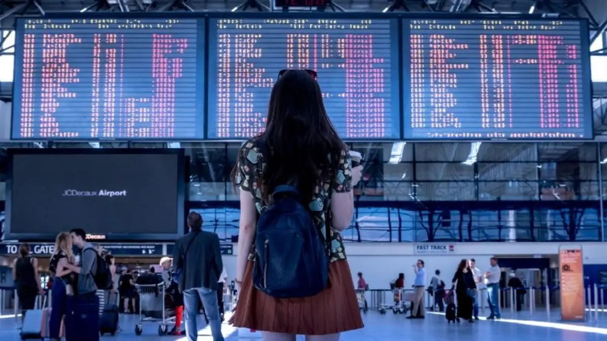 Ankunftstafel Flughafen