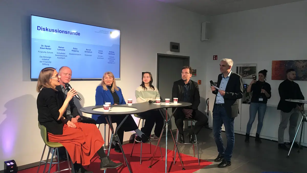 Podiumsdiskussion zum Weltverbrauchertag 2025 in Auerbach