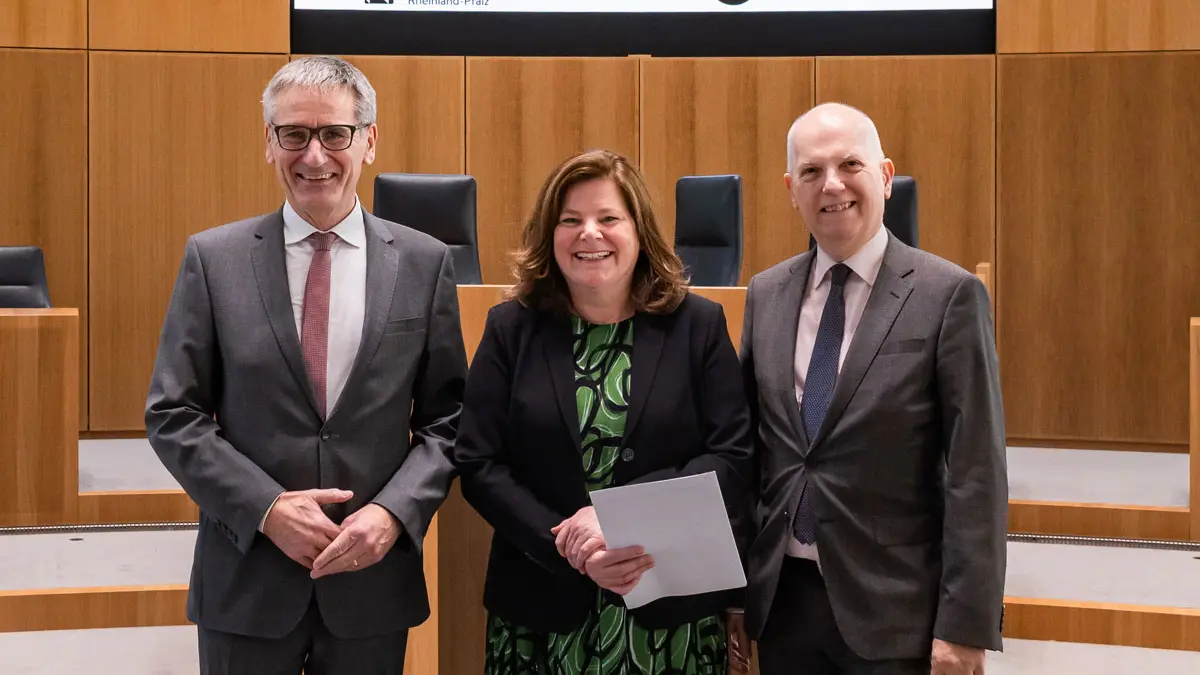v.l.n.r. Hendrik Hering Landtagspräsident Rheinland-Pfalz, Heike Troue Vorständin Verbraucherzentrale Rheinland-Pfalz, Prof. Dr. Dieter Kugelmann Landesbeauftragter für den Datenschutz und die Informationsfreiheit in Rheinland-Pfalz