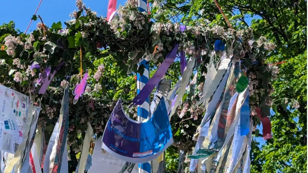 Ein Maibaum