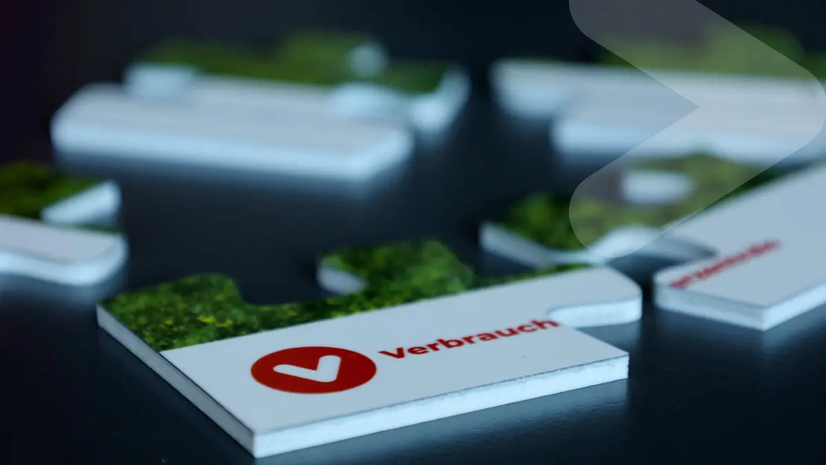 Bild von Puzzlestück mit Logo der Verbraucherzentrale.