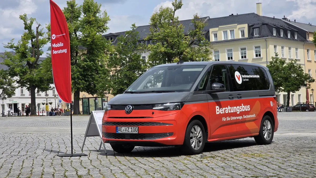 Beratungsbus der Verbraucherzentrale Sachsen in Marienberg