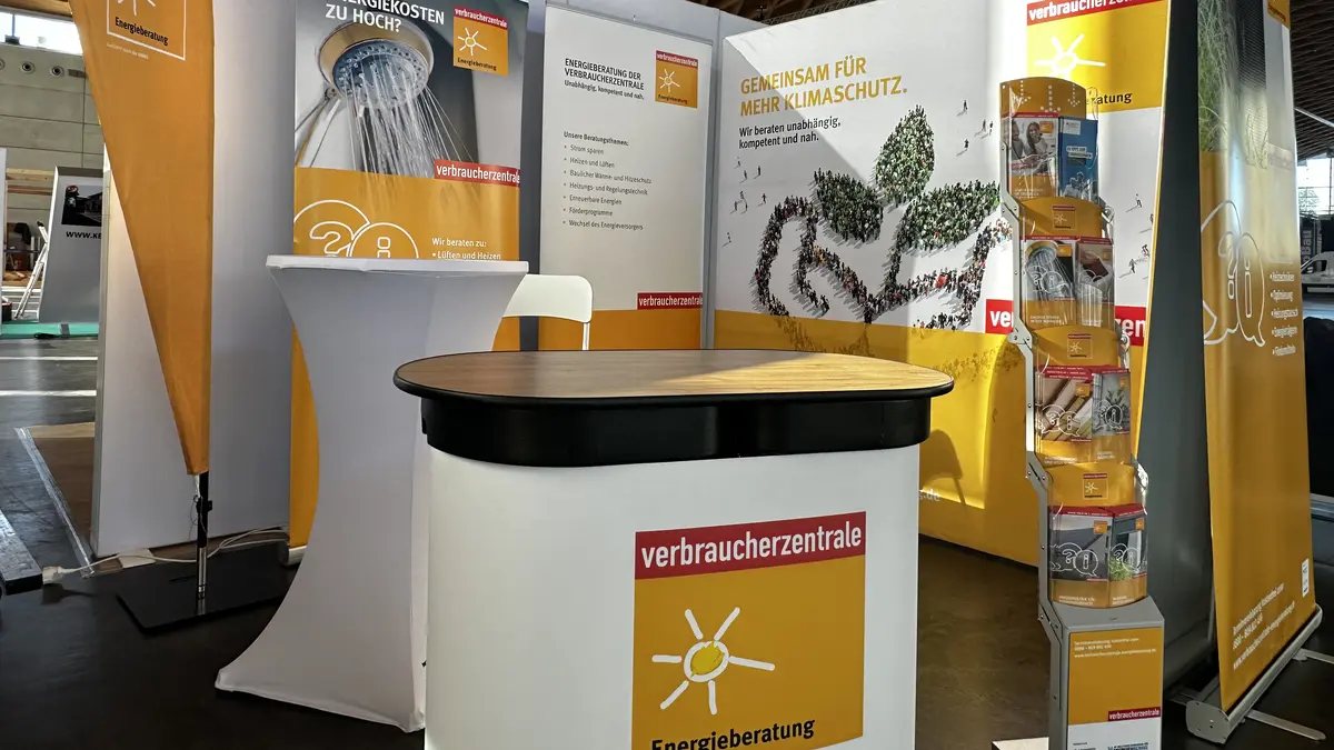 Messestand in der Hansemesse Rostock, Tische und Roll-Up