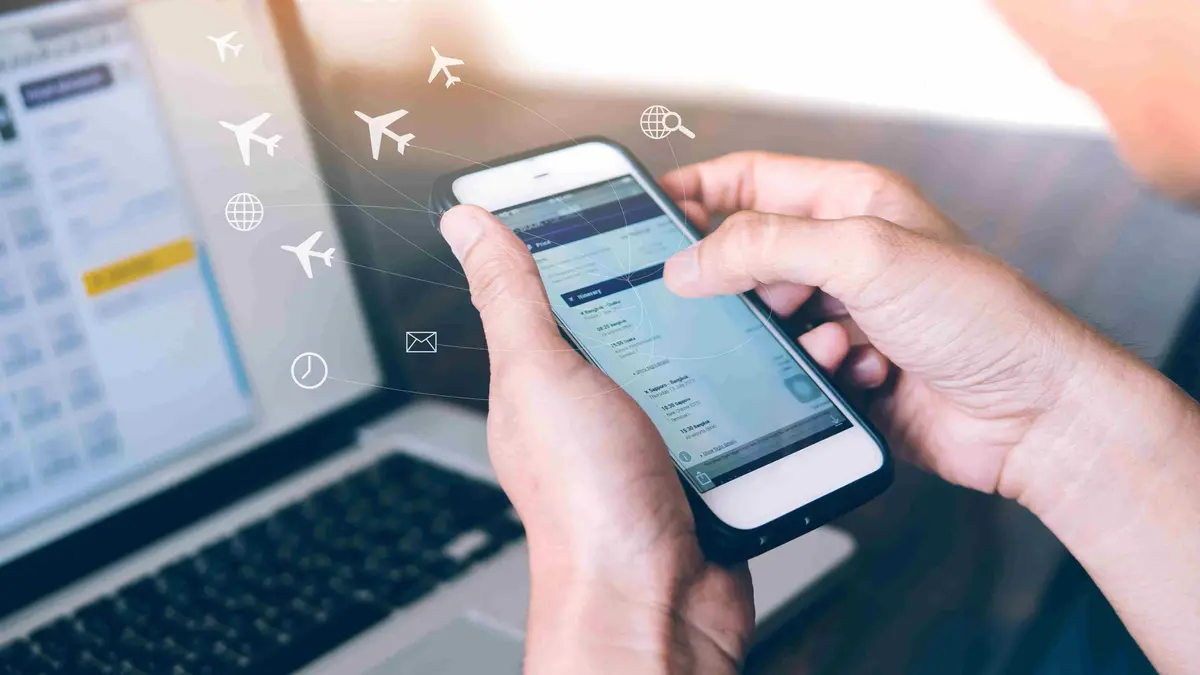 Reisebuchung Handy und Computer