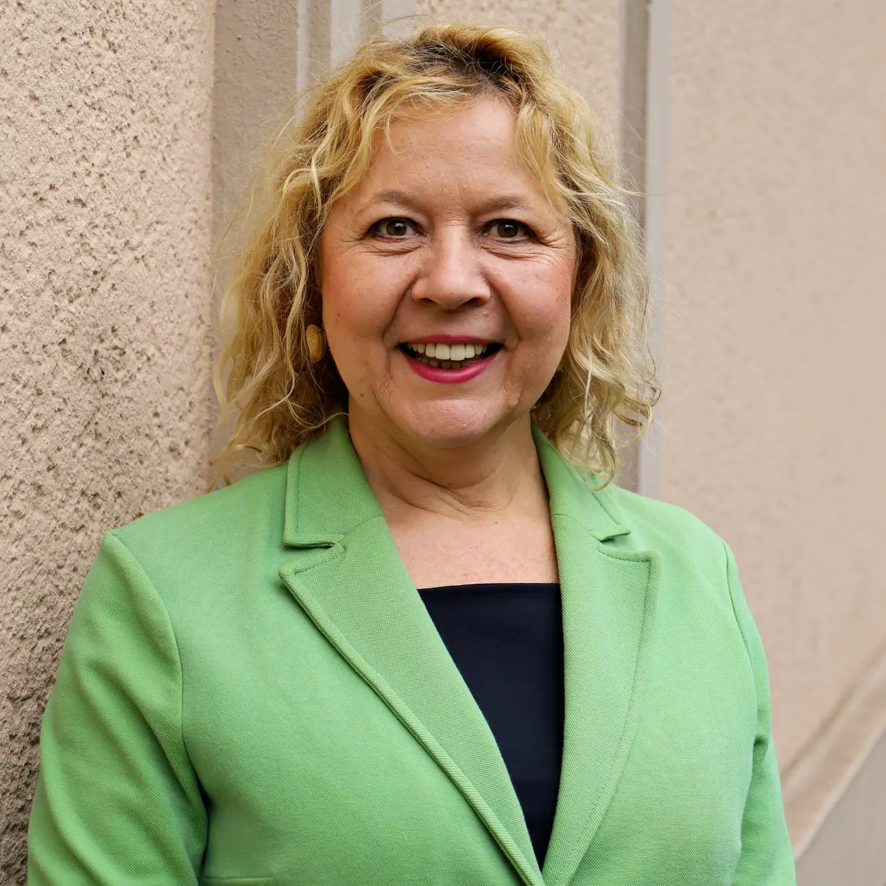 Profilbild der Mitarbeiterin Carmen Simmet (Verbraucherzentrale Saarland)