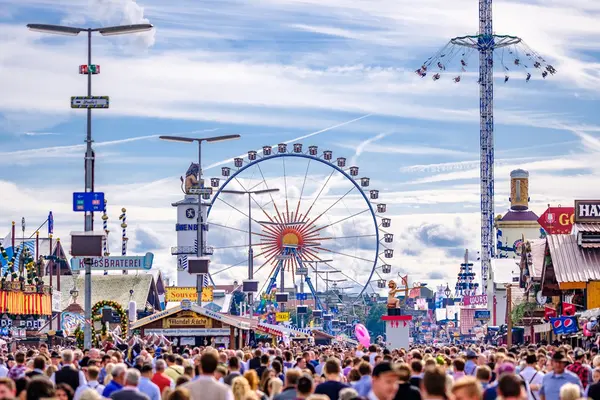 Oktoberfest mit Riesenrad