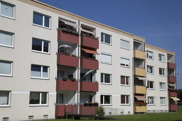 Mehrfamilienhaus