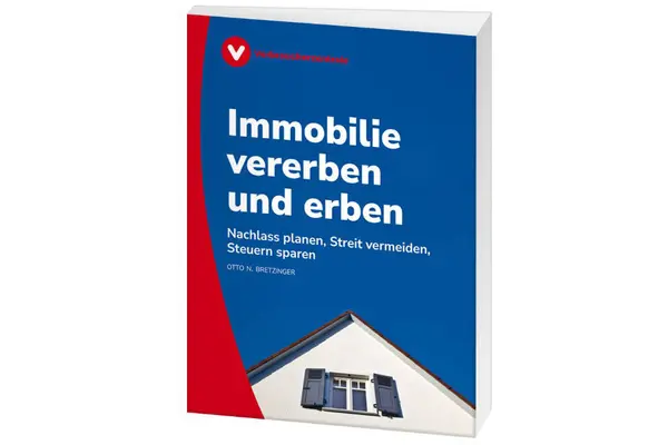 Titelbild mit weißem Hausgiebel vor blauem Himmel