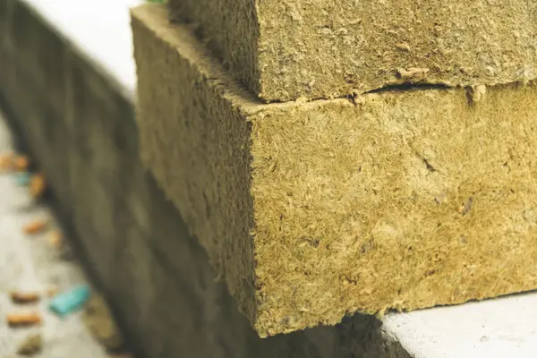 Nahaufnahme Mineralwolle zur Dämmung
