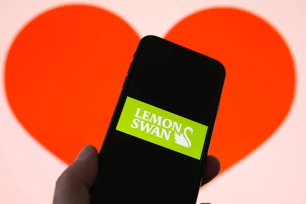 Das Lemon Swan Logo auf einem Handy.