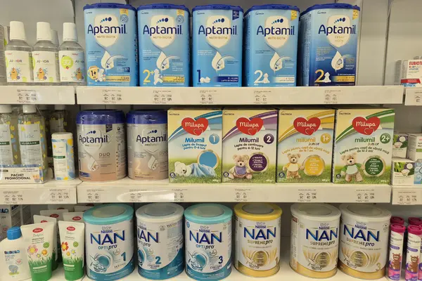 Produktpalette für Babynahrung, bestehend aus Aptamil, Milumil und anderen Produkten