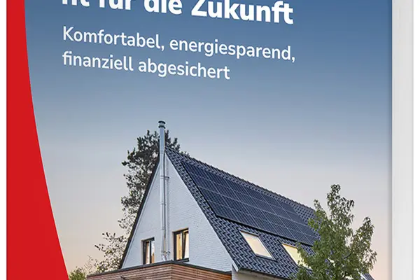 Saniertes Einfamilienhaus im Abendlicht