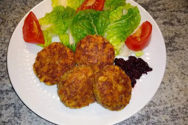Käsebratlinge Heidelbeersauce