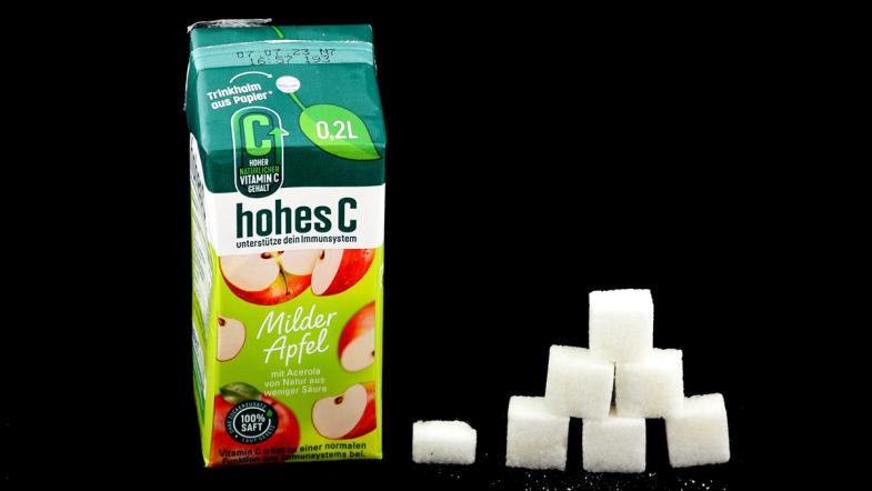 Trinkpäckchen hohes C Milder Apfel und Zuckerwürfel-Pyramide