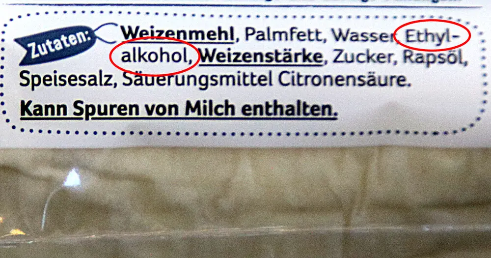 Zutatenliste einer Blätterteig-Verpackung mit Kreis um den Begriff "Ethylalkohol"